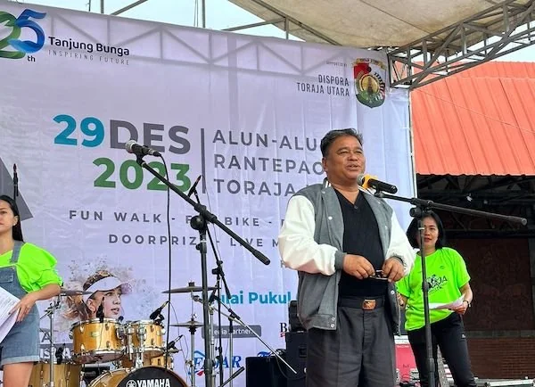 Bupati Toraja Utara, Yohanis Bassang.