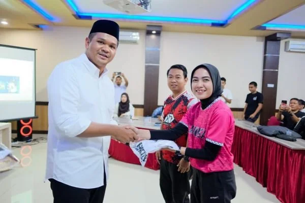 Bupati Bantaeng M Fathul Fauzy Nurdin saat menghadiri acara peluncuran aplikasi digital (Dok : Ist).
