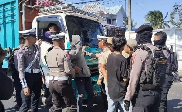 Demo Aliansi Mahasiswa Takalar di depan Polres Takalar (Dok : Saleh KabarMakassar).