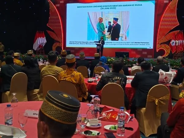 Ketua Umum BPP KKSS, Andi Amran Sulaiman saat Sambutan di Mukernas (Dok: KabarMakassar).