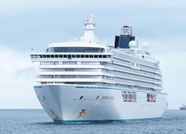Kedatangan kapal pesiar (cruise) Crystal Serenity di Makassar (Dok: Ist)