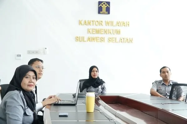 Kanwil Kemenkum Sulsel mengikuti secara virtual pembukaan Pelatihan Pembinaan Fisik, Mental, dan Disiplin (FMD). Dok. Ist