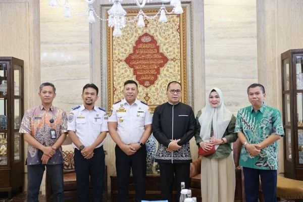 Wali Kota Makassar, Moh Ramdhan Pomanto saat menerima kunjungan Kepala BPTD Kelas II Sulsel, Bahar Latief, di kediamannya di Jl Amirullah (Dok: Ist).