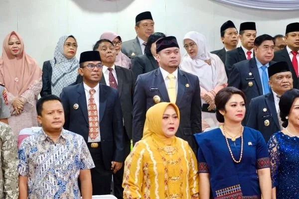 Bupati Gowa, Adnan Purichta Ichsan menghadiri pelantikan anggota DPRD Sulsel (Dok : Ist).