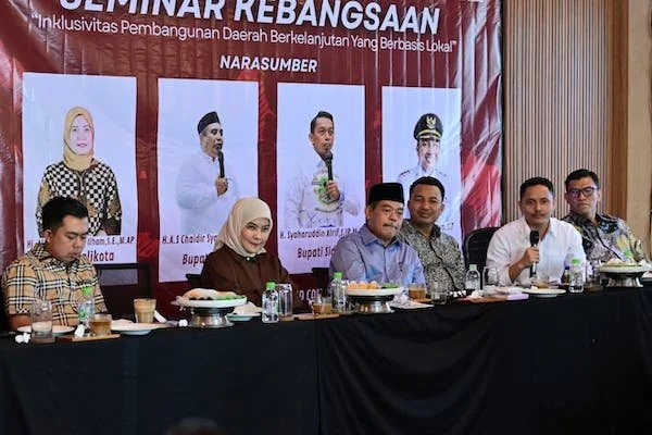 Wakil Wali Kota Makassar Aliyah Mustika saat menjadi pembicara dalam Seminar Kebangsaan, (Dok: KabarMakassar).