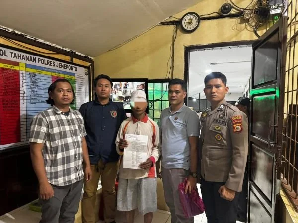 Terduga pelaku penganiayaan terhadap Firmansyah saat diamankan di Mapolres Jeneponto (Dok : Ist).