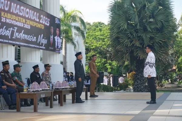 Wakil Bupati Jeneponto, Islam Iskandar, saat memimpin upacara HGN 2025. Dok. Ist