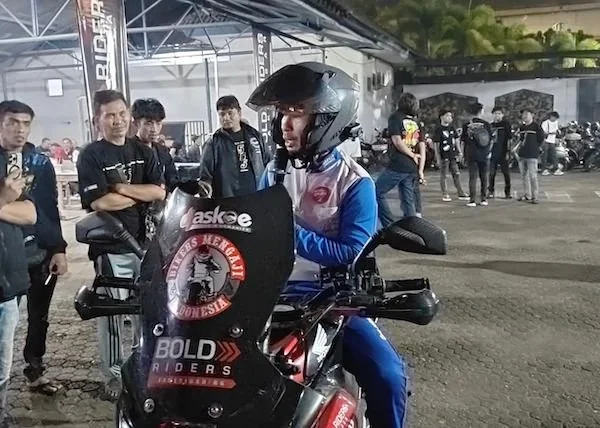 Edukasi safety riding Asmo Sulsel untuk komunitas Bold Riders Makassar (Dok: Ist)