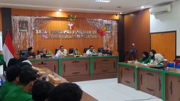 Kuliah Tamu Bertema Regulasi Pemilu di Bawaslu Sulsel (Dok: Ist).