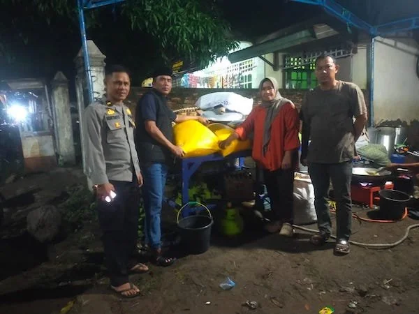 100 Kg Beras Disalurkan Polres Bulukumba untuk Korban Banjir