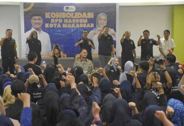 Konsolidasi DPD Partai Nasdem Makassar untuk pemenangan pasangan bakal calon wali kota dan wakil wali kota Makassar, Andi Seto Asapa-Rezki Mulfiati Lutfi di Makassar, Sabtu (3/8). Foto IST