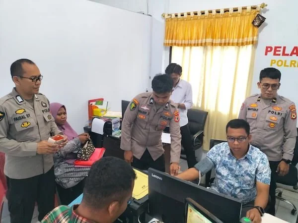 operator SKCK jalani pemeriksaan kesehatan (Dok: Ist)