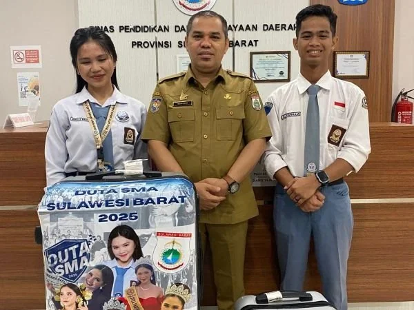 Pelepasan secara resmi 2 siswa asal Sulbar untuk ikut dalam kompetisi nasional 2025 di Bogor Jawa Barat (Dok : Ist).