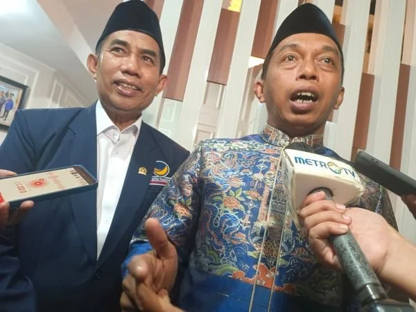 Ketua DPD Partai NasDem Kabupaten Takalar yang juga anggota DPR RI, Achmad Daeng Se're, (Kiri), (Dok: KabarMakassa)