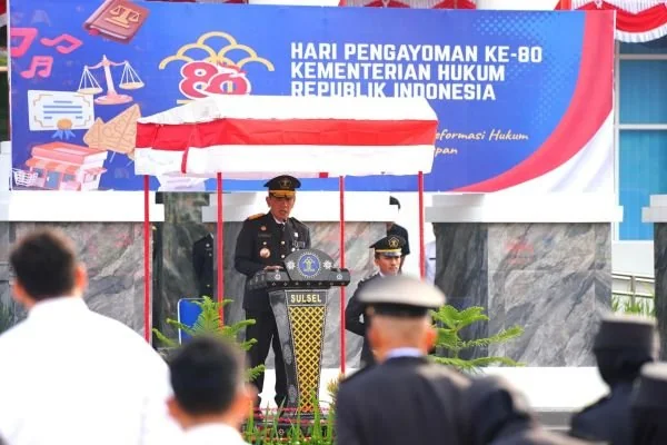Kakanwil Andi Basmal saat memimpin Upacara Peringatan Hari Pengayoman ke-80 di Makassar (Dok : ist).