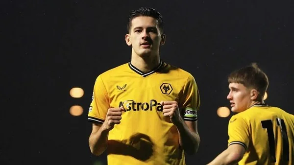 Justin Hubner tampil penuh saat membantu Wolverhampton Wanderers U-21 (Dok : Int).