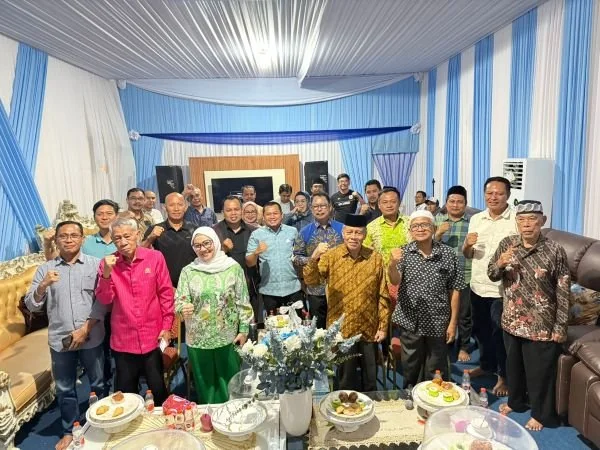 Pertemuan sejumlah Tokoh di Mamuju bahas DOB kota Mamuju (Dok : ist).