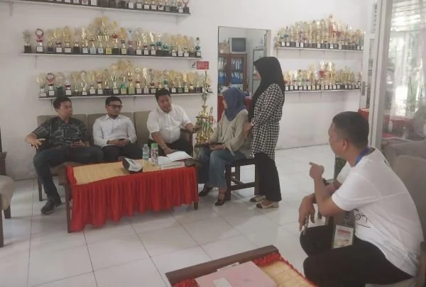 Ketua Komisi D DPRD Makassar, Ari Ashari Ilham, saat Inspeksi ke SD Negeri Percontohan PAM Makassar, (Dok: Ist).
