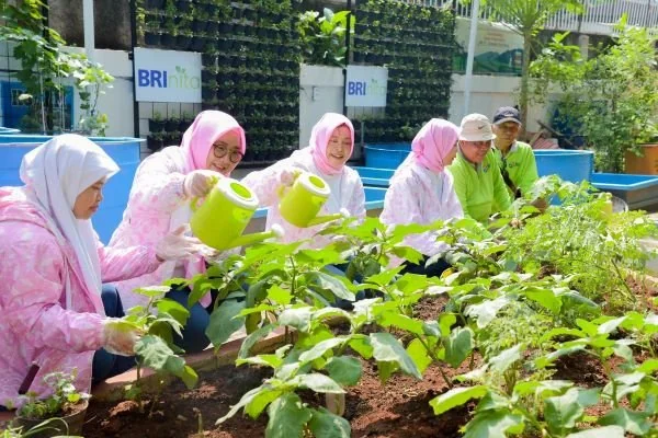 BRI Dorong Pemberdayaan Wanita Melalui Program BRInita, Upaya Nyata di Sektor Urban Farming (Dok : ist).