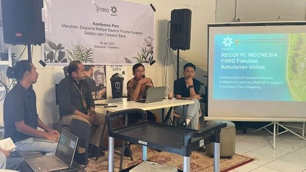Diskusi dan Konferensi Pers Mendata terkait Ekspansi Kelapa Sawit di Sulsel dan Sulbar (Dok : Dini KabarMakassar).
