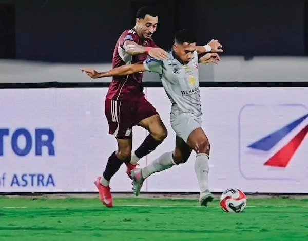 Suasana pertandingan antara PSM Makassar Vs Madura United dalam laga pekan ke-11 Super League 2025/2026, (Dok: Ist).