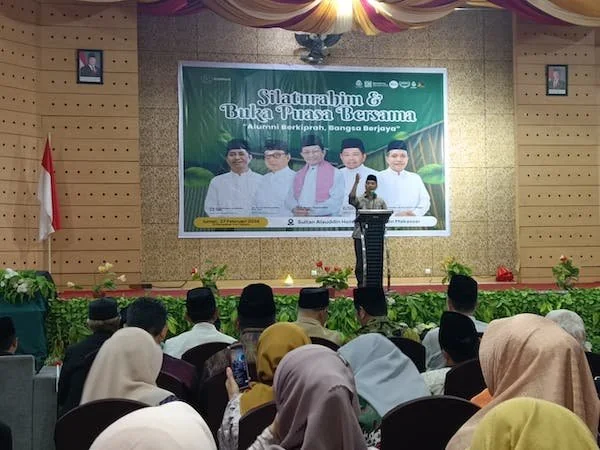 Rektor UIN Alauddin Makassar, Prof. Drs Hamdan Juhannis saat Memberikan Sambutan dalam Silaturahmi dan Buka Puasa IKA UIN Alauddin (Dok: Sinta KabarMakassar).