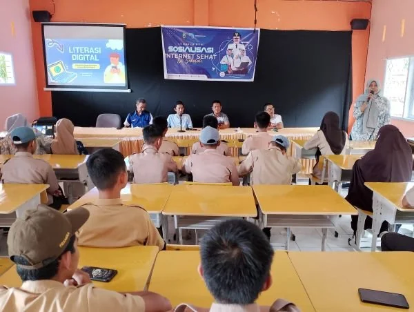 Diskominfo Sinjai Gelar Sosialiasai Internet Sehat di Sekolah (Dok : ist)