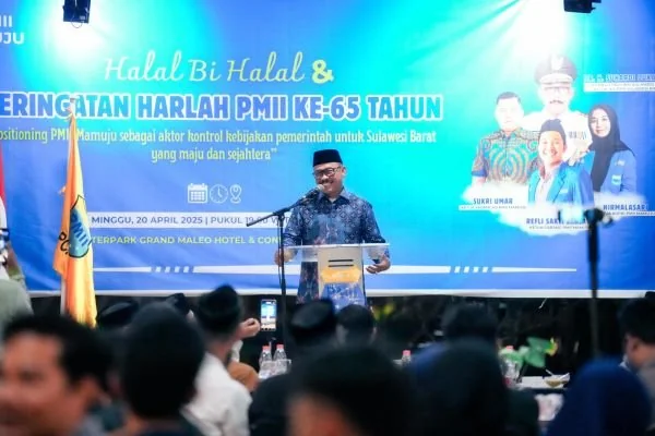 : Gubernur Sulbar Suhardi Duka saat menghadiri Halal Bi Halal dan Harlah PMII di Mamuju (Dok : Ist).