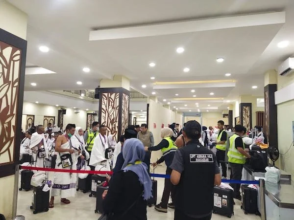 CJH Jeneponto saat bersiap menuju ke Bandaran Internasional Sultan Hasanuddin. (Ist).