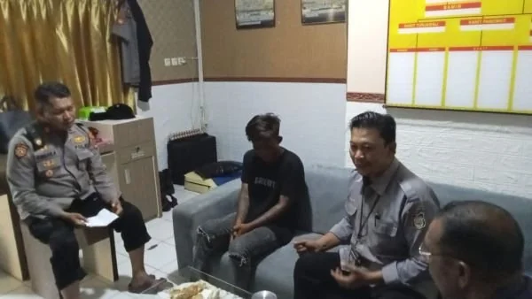 Tim Reaksi Cepat Perumda Parkir Makassar saat mengamankan juru parkir nakal (Dok : Ist).
