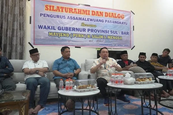 Wagub Sulbar Salim S Mengga saat menghadiri dialog di Pasangkayu