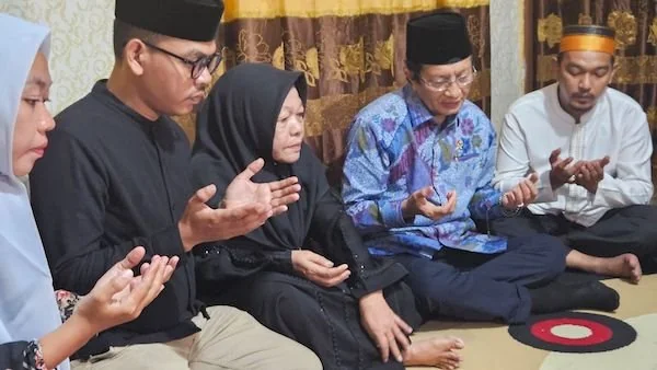 Menteri Agama kunjungi rumah duka korban kebakaran Kantor DPRD Makassar. Dok. Ist