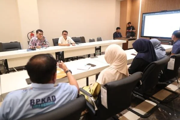 Pj Sekda Kota Makassar dalam Rapat Pembahasan Gaji dan THR ASN (Dok : Ist).
