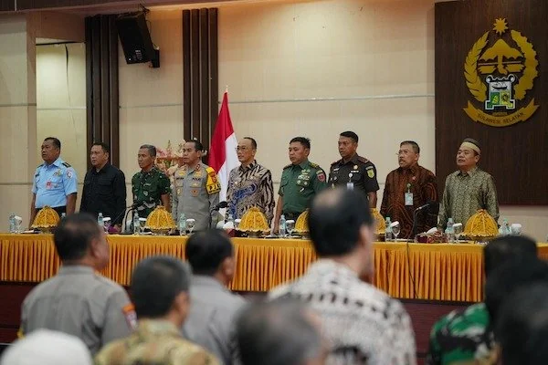 Pj Gubernur Sulsel, Prof Zudan Arif Fakrulloh dan Kapolda Sulsel, Irjen Andi Rian Djajadi pada Rakorda Forkopimda Sulsel (Dok: Int)