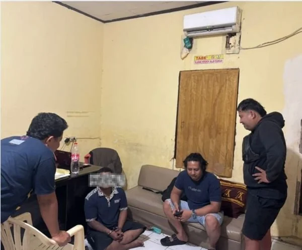 Pelaku pencurian saat diamankan pihak kepolisian Polres Maros (Dok: Ist)