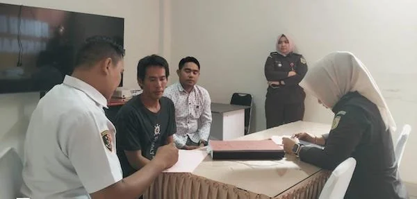 SS saat dibawa polisi ke Kejaksaan Negeri Jeneponto (Ist).