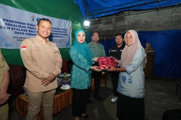 Peresmian Rumah Tenun di Polman (Dok: Ist)