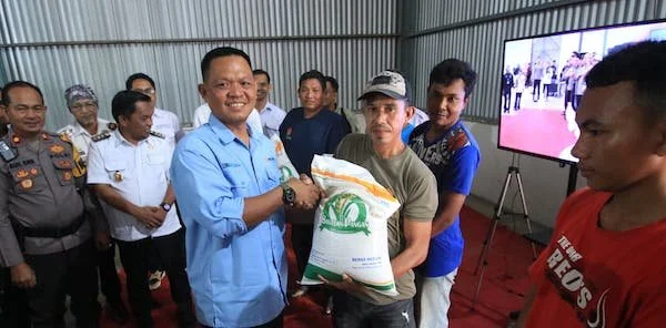467.120 Ton Beras Disalurkan Pemkab Jeneponto ke Warga