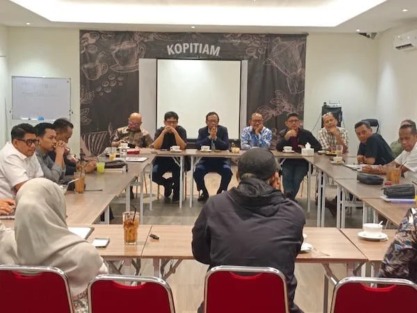 Suasana Mahfud MD saat Menyerap Aspirasi Akademisi dan Aktivis dalam Diskusi Terbuka, (Dok: Sinta KabarMakassar).