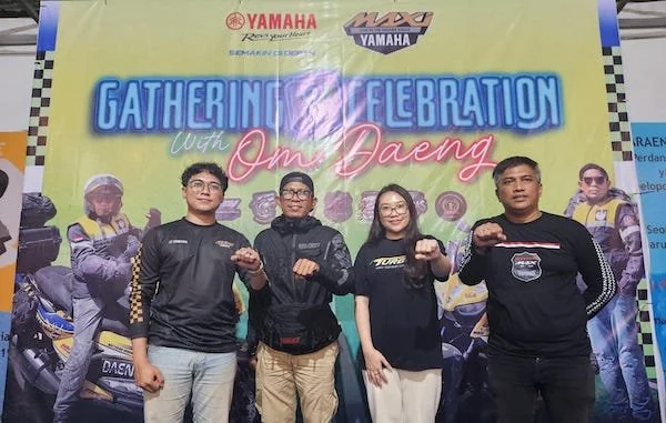 Kisah inspiratif bikers Makassar, Om Daeng, yang melakukan touring antarnegara ke Mekah menggunakan XMAX disampaikan ketika menyapa komunitas Yamaha XMAX di Makassar (Dok: Ist)