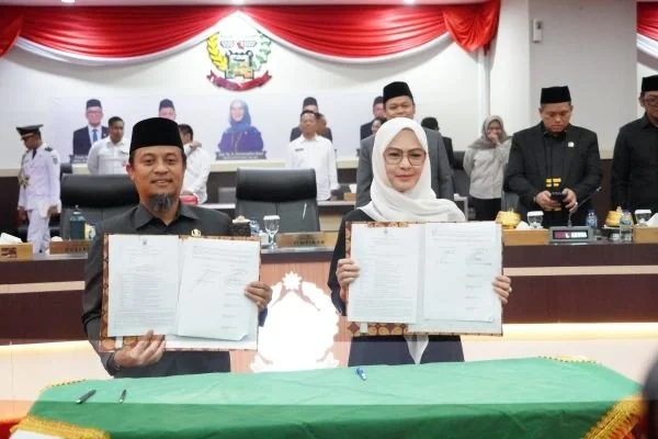 Gubernur Sulsel Andi Sudirman Sulaiman dan Ketua DPRD Sulsel (Dok : ist).