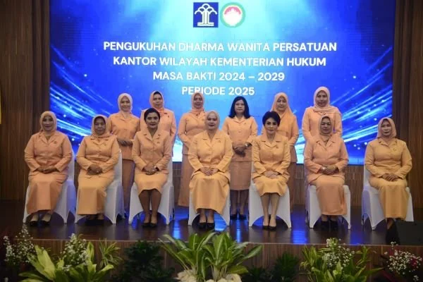 Pengukuhan Ketua Dharma Wanita Pengayoman (DWP) Kantor Wilayah Kementerian Hukum Sulawesi Selatan (Dok : Ist).