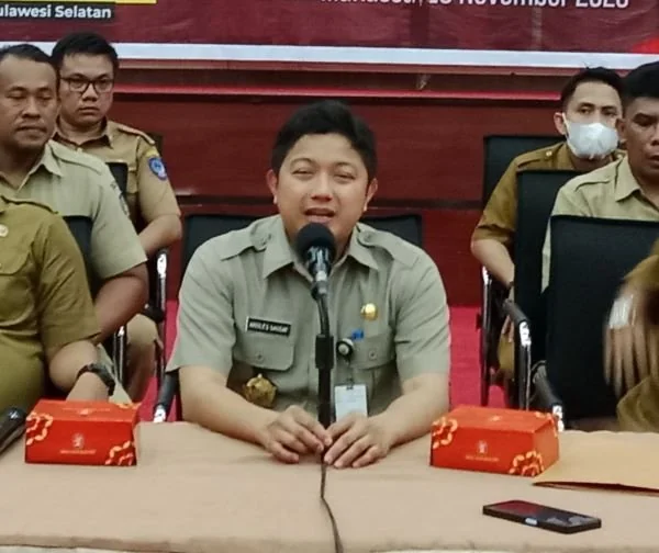 Kepala Dinas Ketenagakerjaan dan Transmigrasi (Disnakertrans), Ardiles Assegaf.