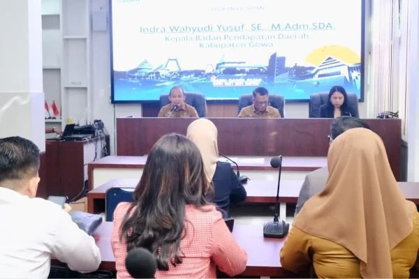 Pemkab Gowa dengan PT Bank Rakyat Indonesia (Persero) Tbk melakukan penandatanganan Perjanjian Kerja Sama tentang Jasa Layanan Perbankan BRIAPI, (Dok: Ist)