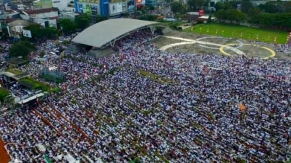 ilustrasi shalat idul adha di Lapangan Karebosi (Dok : int).