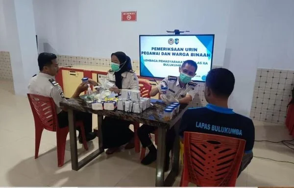 ​Lembaga Pemasyarakatan Kelas IIA Bulukumba menggelar tes urine bagi pegawai dan Warga Binaan. (Dok: Ist)