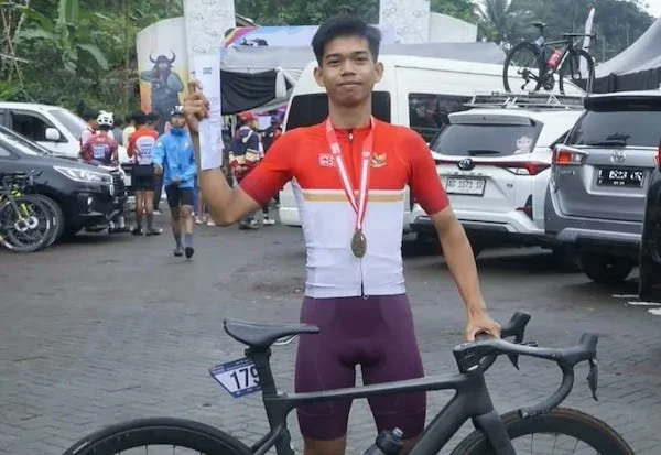 Atlet Balap sepeda Sulbar saat diatas podium (dok:ist