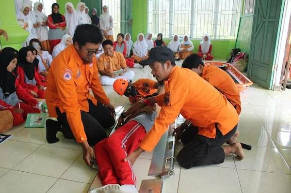 Pertamina Sulawesi Hadirkan Simulasi Siaga Bencana Seru di SMA 8 Mandai. Dok. Ist