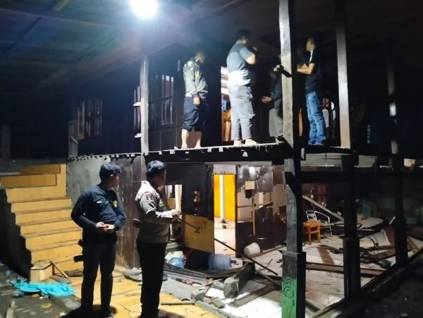 Personil gabungan Polsek Tamalatea dan Polres Jeneponto saat turun ke TKP (Dok : Ist).