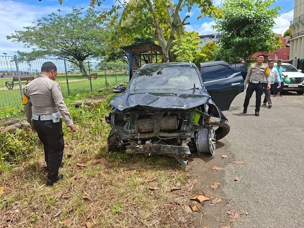 Personel Polda Sulbar saat melakukan Olah TKP kecelakaan (dok:ist)